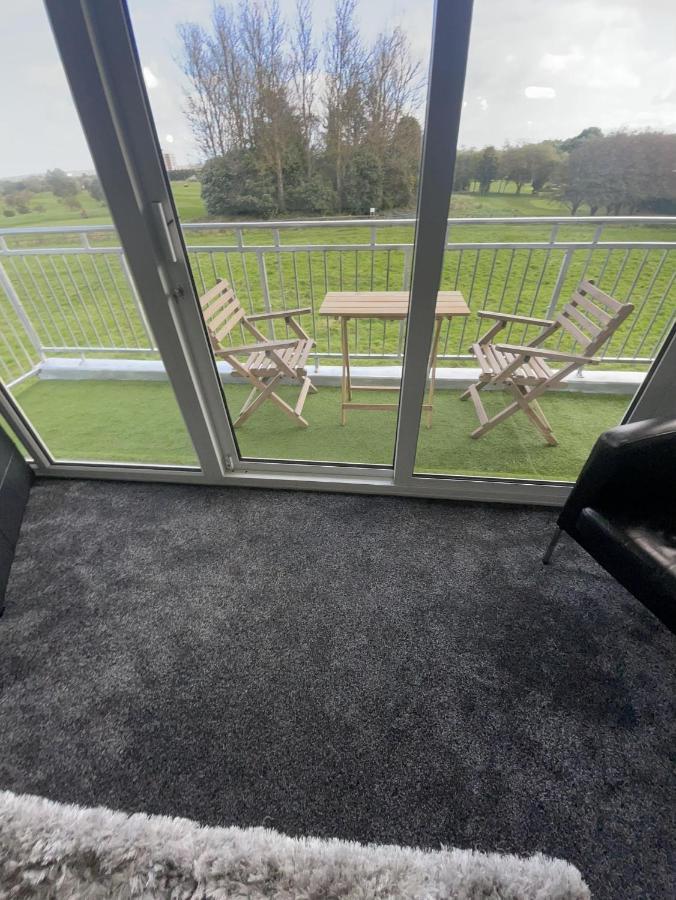 3 Bedroom Apartment With Golf Course View Newcastle upon Tyne Exterior photo