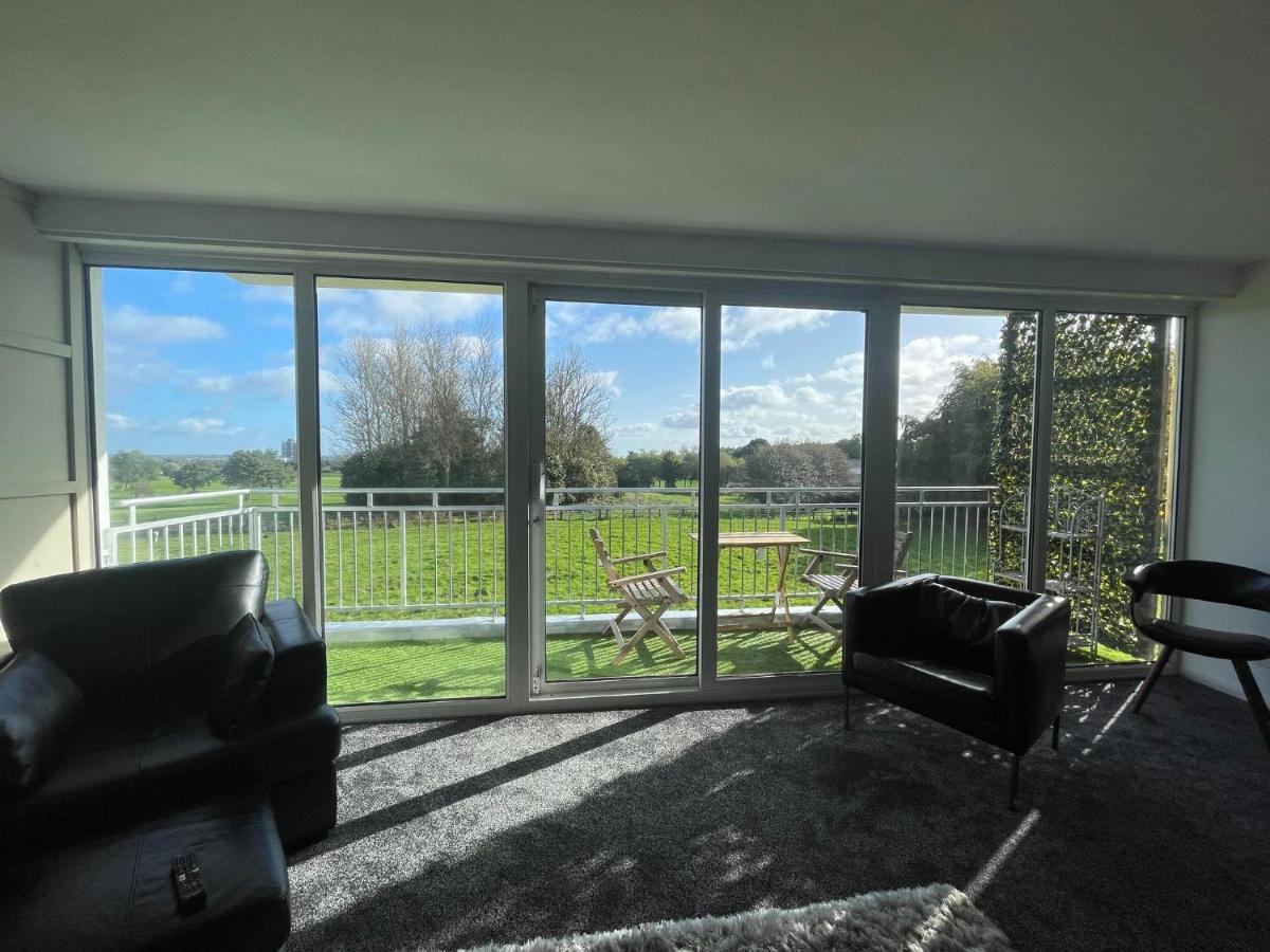 3 Bedroom Apartment With Golf Course View Newcastle upon Tyne Exterior photo