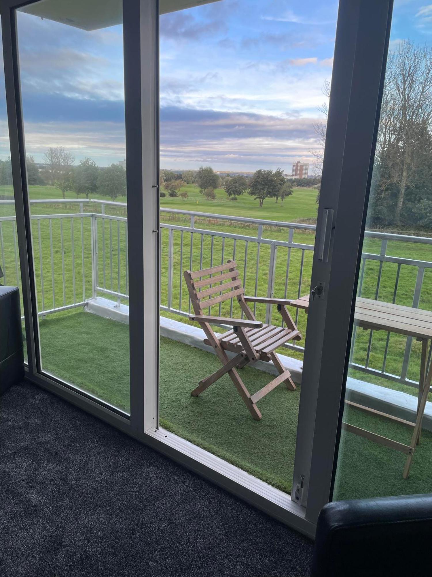 3 Bedroom Apartment With Golf Course View Newcastle upon Tyne Exterior photo